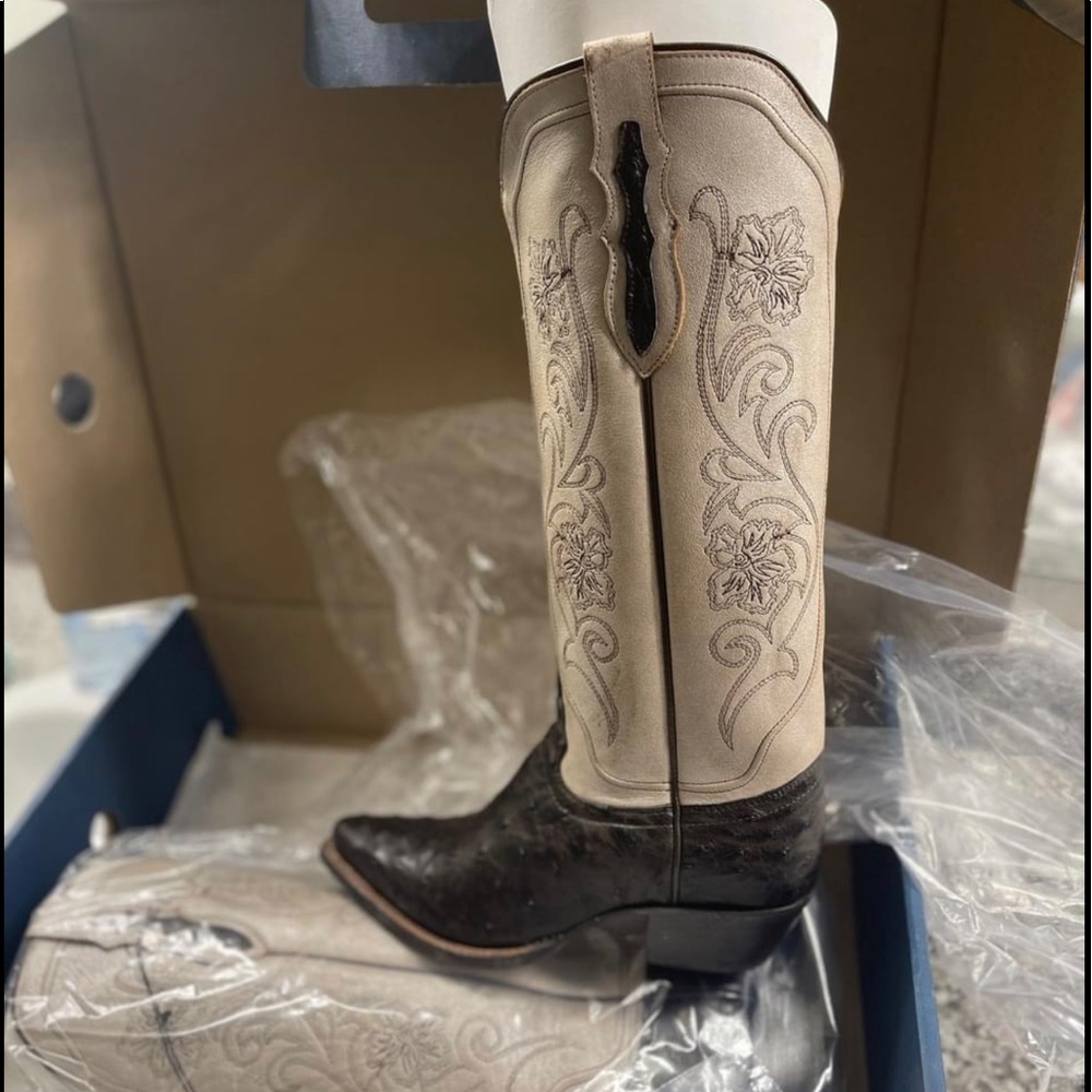 Tony Lama Ines full quill boot